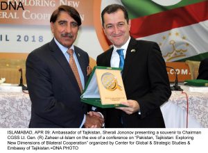 ISLAMABAD, APR 09: Ambassador of Tajikistan, Sherali Jononov presenting a souvenir to Chairman CGSS Lt. Gen. (R) Zaheer-ul-Islam on the eve of a conference on Pakistan, Tajikistan: Exploring New Dimensions of Bilateral Cooperation organized by Center for Global & Strategic Studies & Embassy of Tajikistan.=DNA PHOTO