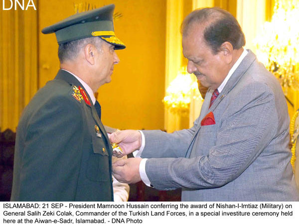 President Mamnoon Hussain and General Salih Zeki COLAK