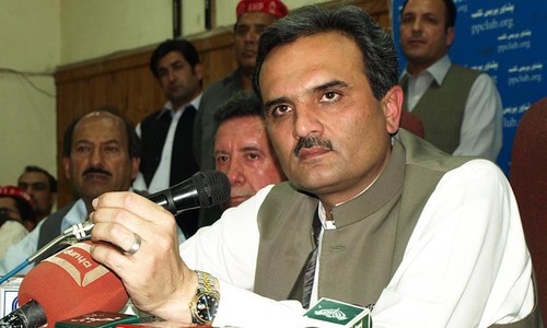 ‘N’-PTI fight for power affecting Pakhtuns: Hoti