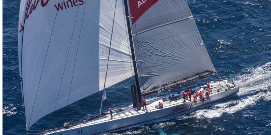 Super-maxi Wild Oats takes lead in Sydney to Hobart