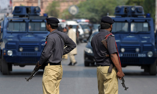 60 Karachi areas become ‘hot spots’ for mobile phone snatching