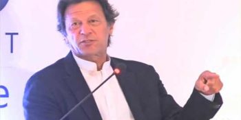 ISLAMABAD (Dunya News) – Chairman of Pakistan Tehreek-e-Insaf, Imran Khan has said on Friday that he wants to become the Prime Minister of Pakistan for human development and institution building. While addressing a business summit in Islamabad, Khan said that verdict of the Supreme Court in Panama Leaks case would change the politics in the country. Democratic system was weakened over repeated military intervention. Khan said that his political struggle was always reduced to desiring premiership and he sure does want to become the Prime Minister of Pakistan for two main reasons. He wants to work towards human development in Pakistan and institution building. He said that he got educated over politics in university and he would not have been a politician if not for stay in Britain. People join politics to make money and that all for them, he asserted. While talking about PTI governance in Khyber Pakhtunkhwa, he said that police was depoliticised. He said that all political parties demanded probe into Panama Leaks. PTI stood for justice in Pakistan over Panama Leaks case.