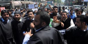 In occupied Kashmir, a protest demonstration was held at Chhatabal in Srinagar against the raids and crackdowns by Indian forces in the territory on Monday. Addressing the protesters, Hurriyet leader Masroor Abbas Ansari said that many youth had been killed during the military operations. He said that recent killing of student in Shopian was the proof that Indian forces had a free licence to kill innocent Kashmiris. He also condemned the raids of India’s National Investigation Agency on the houses of Hurriyet leaders and members of business community. Meanwhile Hurriyet forum led by Mirwaiz Umar Farooq has expressed serious concern over the plight of political prisoners lodged in various jails and demanded their immediate release. The forum spokesman in a statement issued in Srinagar said, scores of Kashmiri prisoners continue to languish in various prisons across India despite court orders regarding their release.