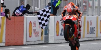Malaysian MotoGP: Marquez wins, Rossi crashes out of lead