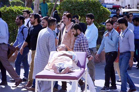 Patients suffer miserably as doctors' protests enter fourth day across Sindh