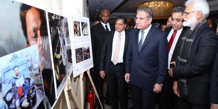 FM Qureshi opens exhibition to mark Kashmir solidarity day in London