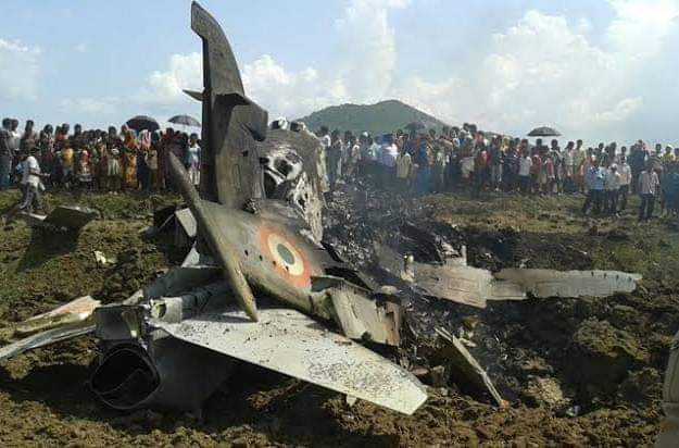 Pakistan Air Force downPakistan Air Force downs two Indian aircraftss two Indian aircrafts