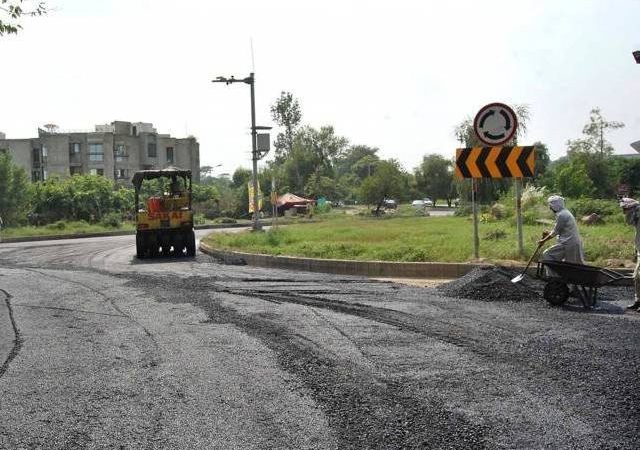 Slow pace of work at Ataturk Avenue irks CDA chief
