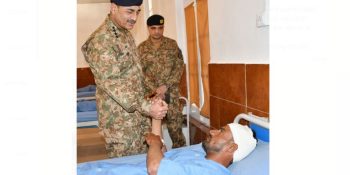 COAS honors fallen soldiers in South Waziristan