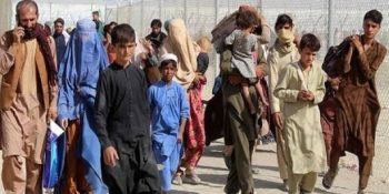 Illegal Afghans begin journey back home