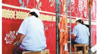 Innovation propels Tibetan carpet industry into new prospects