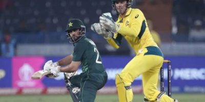 Australia down Pakistan by 14 runs