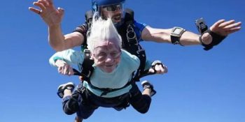 Chicago's 104-year-old woman sets new skydiving record