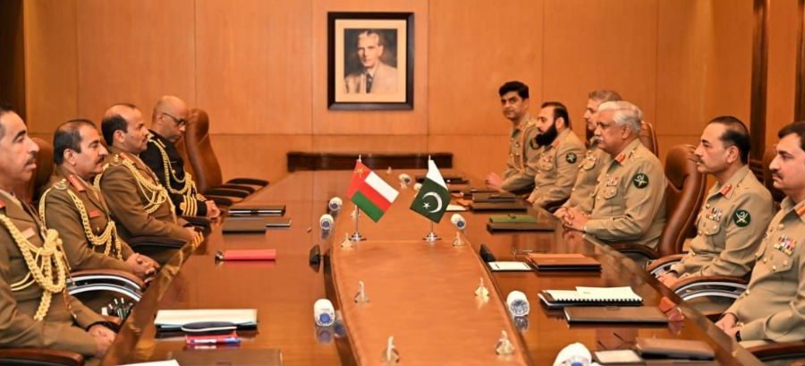 COAS, Oman Commander discuss regional peace