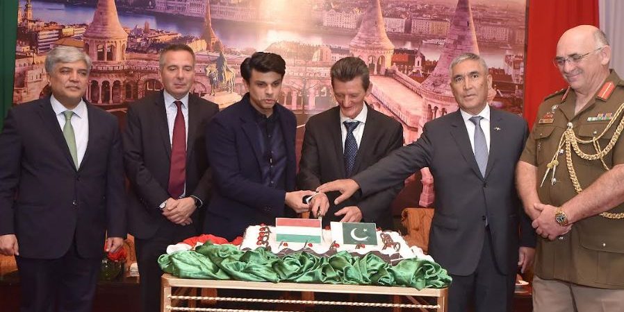 Pakistan keen to further develop ties with Hungary