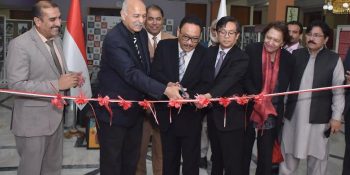 Senator Mushahid Hussain inaugurates photo exhibition celebrating Indonesia-Pakistan ties