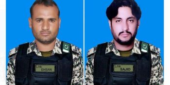 Pak army two soldiers embraced Shahadat