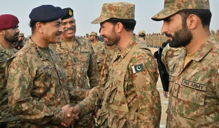COAS commends troops' high morale and operational preparedness at field exercise