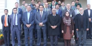 Under-training civil servants meet with business community