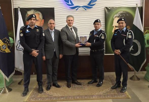 Jordanian ambassador tours Islamabad's advanced safe city control room