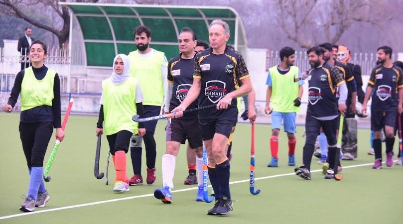 Diplomats participate in Islamabad Hockey League