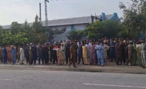 Walton Tobacco Company workers appeal to chief justice of Azad Kashmir over illegal factory closure
