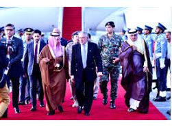 Saudi Foreign Minister receives warm welcome in Islamabad