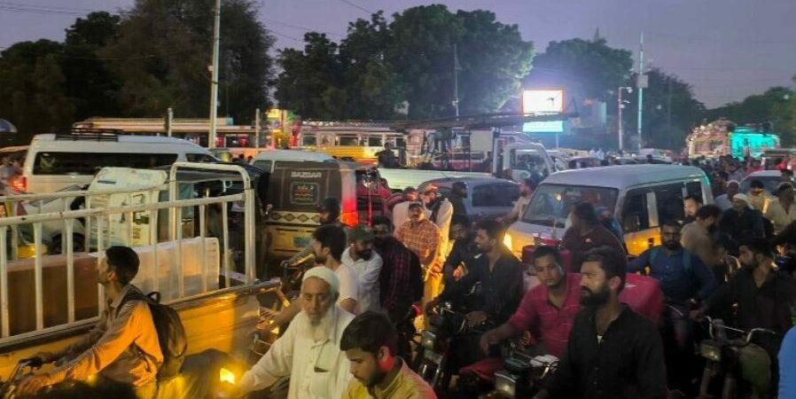 Karachi police says Ziauddin Ahmed road opened following severe traffic jam around Governor House