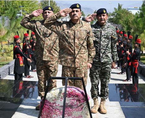 Army Chief praises high morale of troops in South Waziristan