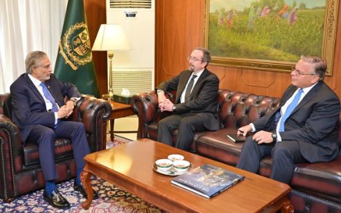 US Under Secretary John Bass and Elizabeth Horst meet Deputy PM Ishaq Dar