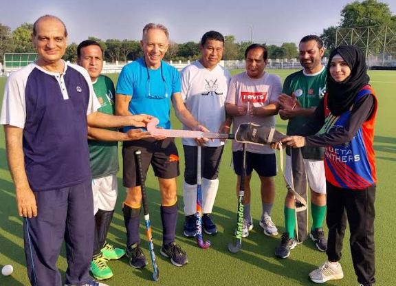 Australian Diplomat Neil Hawkins strengthens Pak-Australia relations thru sports donation