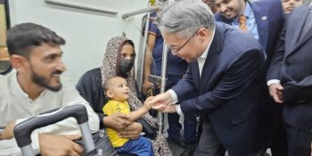 Ambassador Jiang Zaidong joins local commuters on Lahore Orange Line