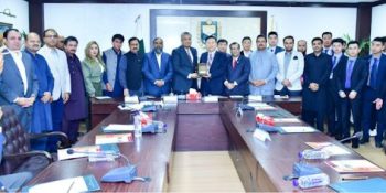 Eight member Chinese business delegation visits ICCI