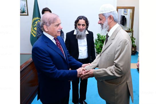 Dr. Zakir Naik meets Prime Minister Shehbaz Sharif in Islamabad