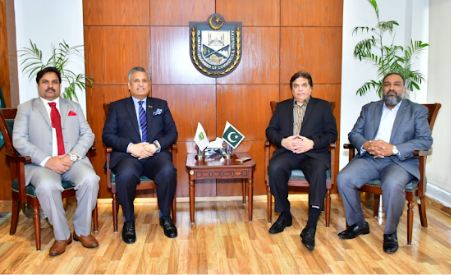 Hanif Abbasi visits ICCI: Says Country Makes Strides Towards Economic Stability