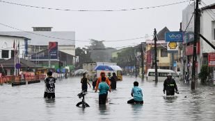 More than 122,000 people evacuated in Malaysia due to floods