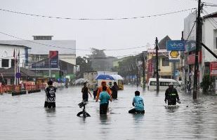 More than 122,000 people evacuated in Malaysia due to floods