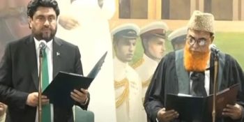 Governor administers oath to acting SHC CJ