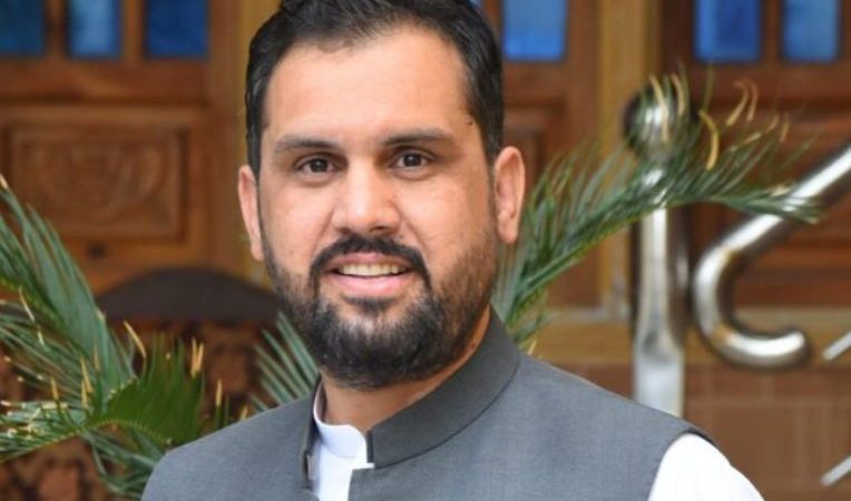 KP Govt to switch universities to solar power: Minister