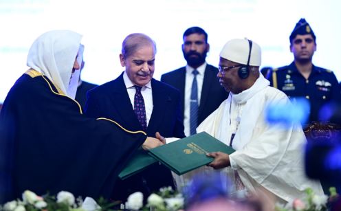 PM witnesses historic MoU signing between Muslim World League and OIC