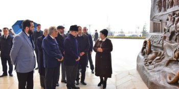 PM Shehbaz visits Tashkent’s Independence Monument, honors Uzbek history