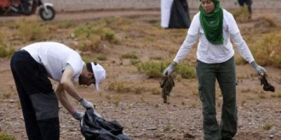 Morocco volunteers on Sahara clean-up mission