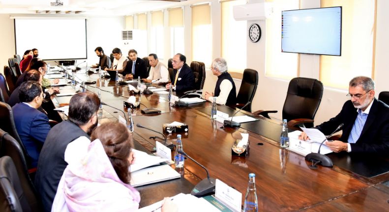 Aurangzeb urges swift action on poverty