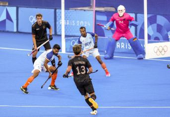 Politics should not play spoilsport in hockey