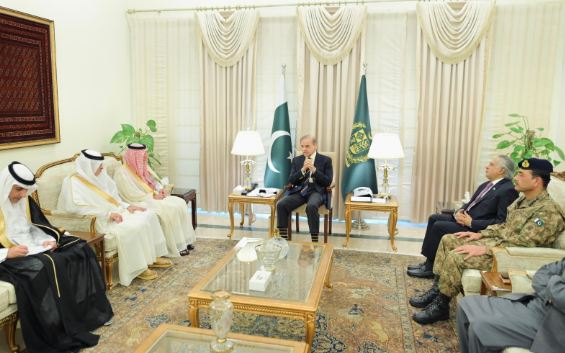 PM Shehbaz, Saudi Minister Discuss India-Pakistan Tensions