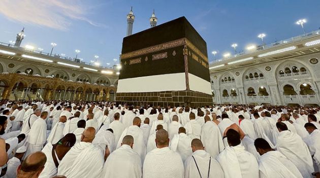 Million-plus pilgrims begin Hajj under blazing sun