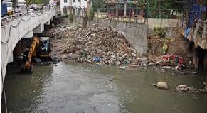 Experts urge timely desilting of drains to prevent monsoon losses