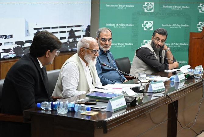 Legal experts stress global norms for constitutional integrity