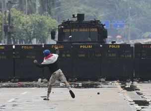 Indonesia parties agree to revokes MPs perks