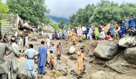 KP and GB left to struggle alone